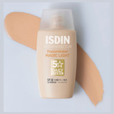 ضدآفتاب فیوژن واتر مجیک رنگ روشن ایزدین SPF50^