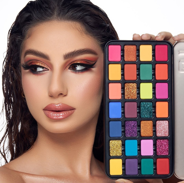 پالت سایه 28 رنگ کرکتر